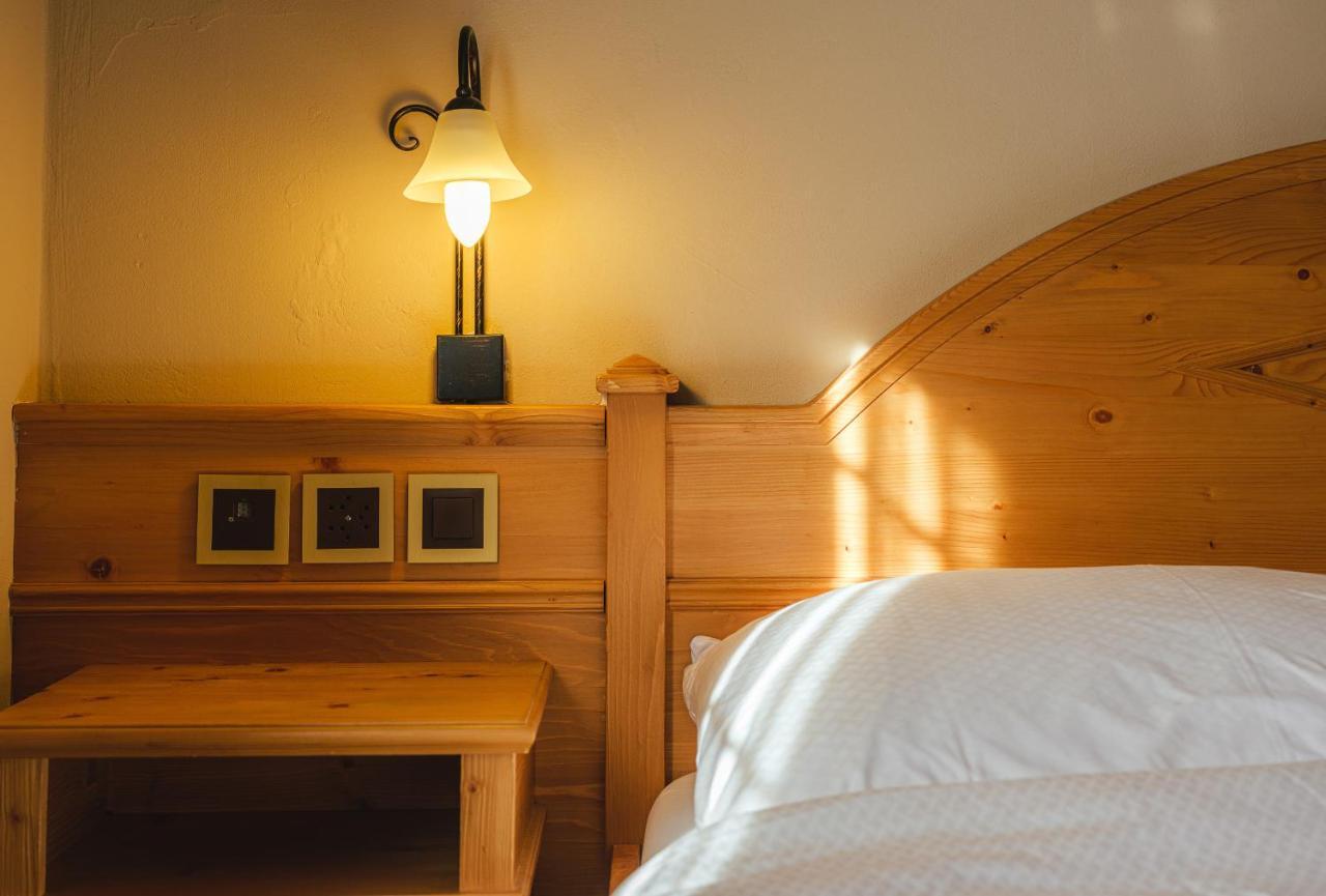Guesthouse By The Rex Zermatt Exterior foto