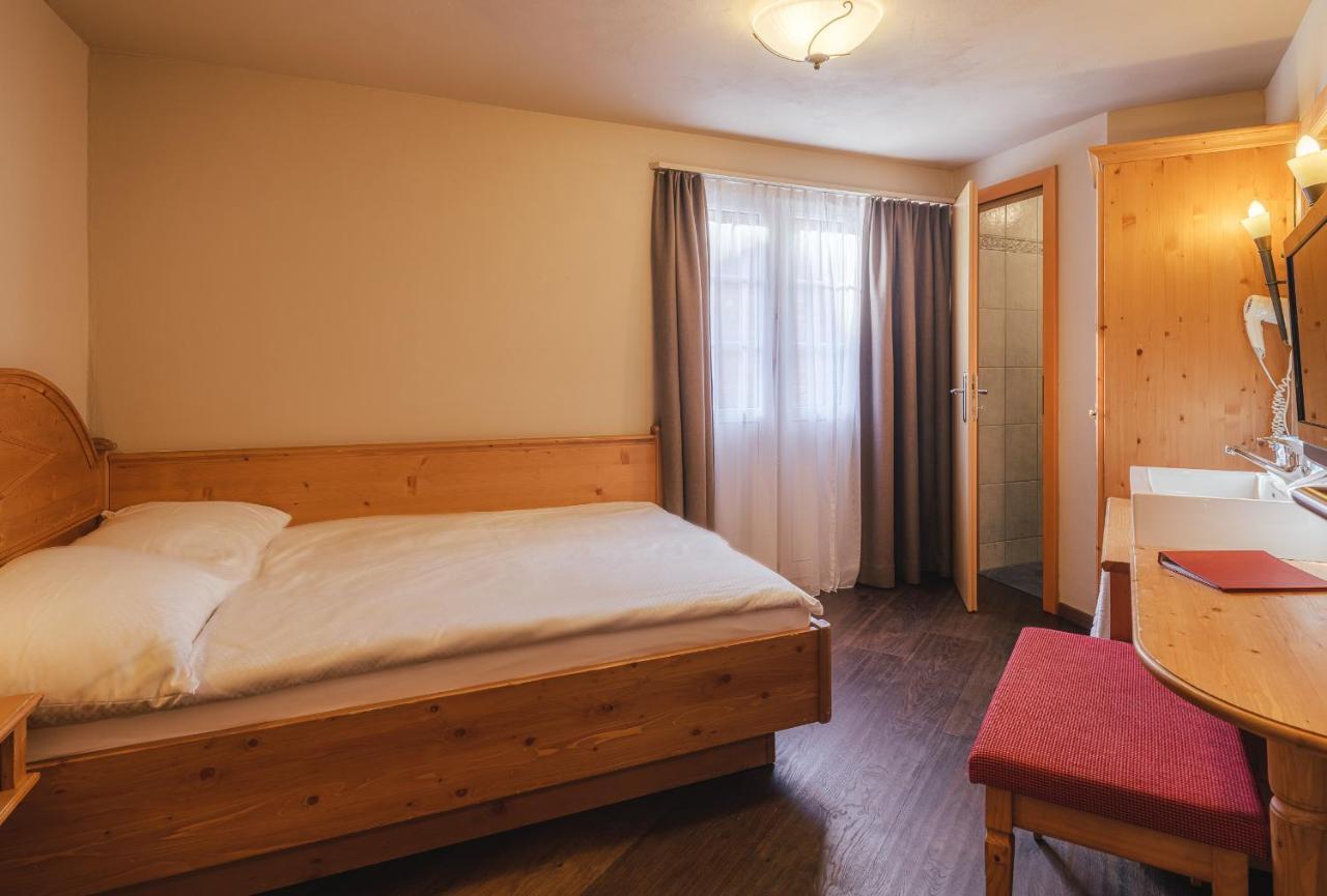 Guesthouse By The Rex Zermatt Habitación foto