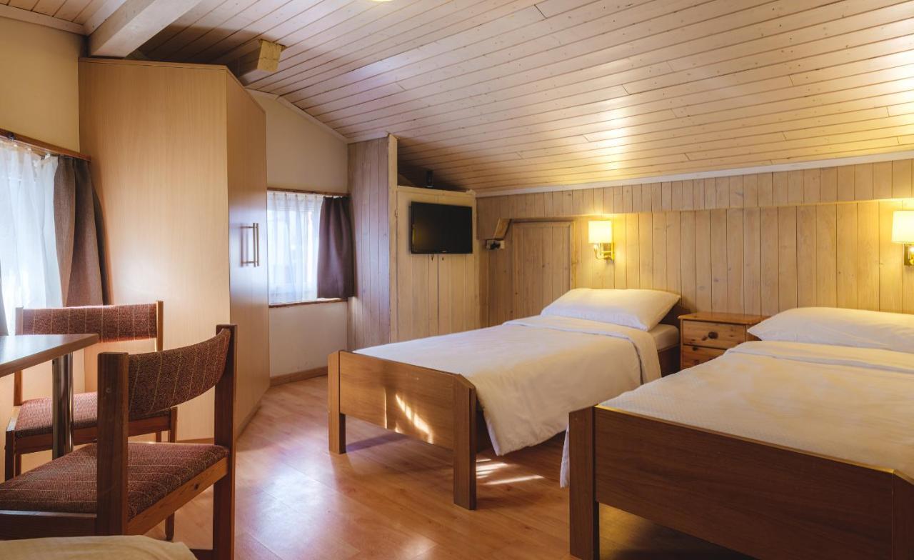 Guesthouse By The Rex Zermatt Exterior foto